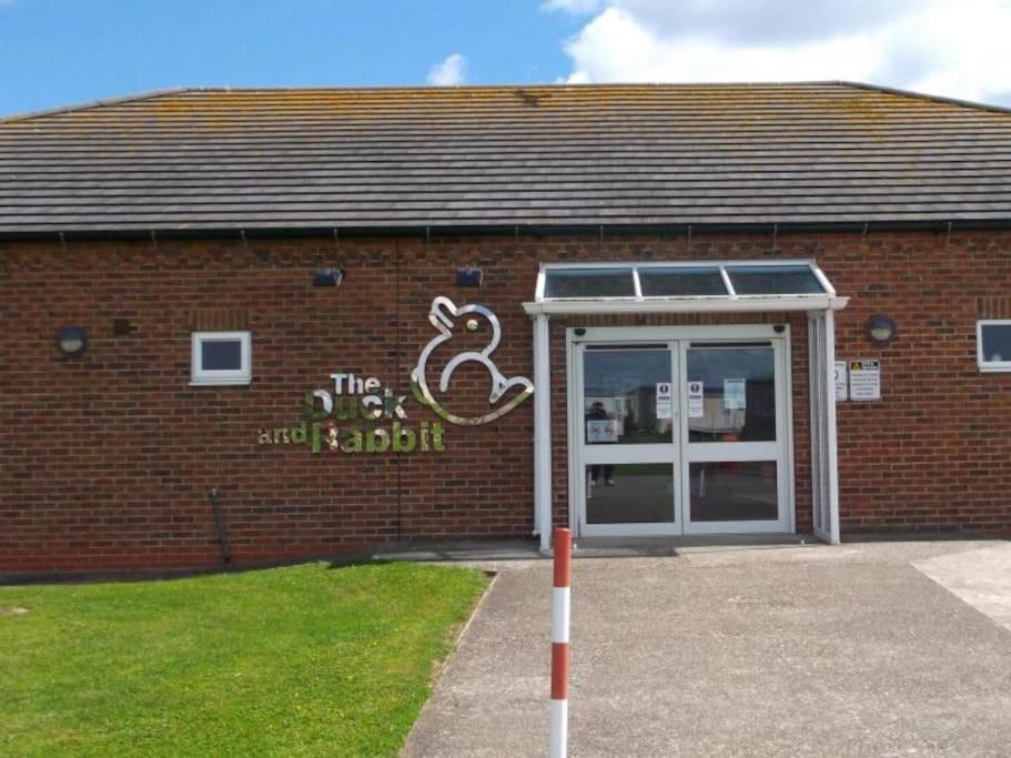 Charming 2 Bedroom Holiday Chalet Withernsea Bagian luar foto