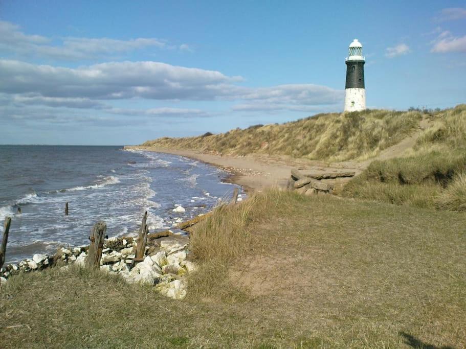 Charming 2 Bedroom Holiday Chalet Withernsea Bagian luar foto