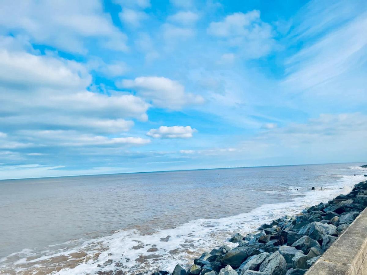 Charming 2 Bedroom Holiday Chalet Withernsea Bagian luar foto